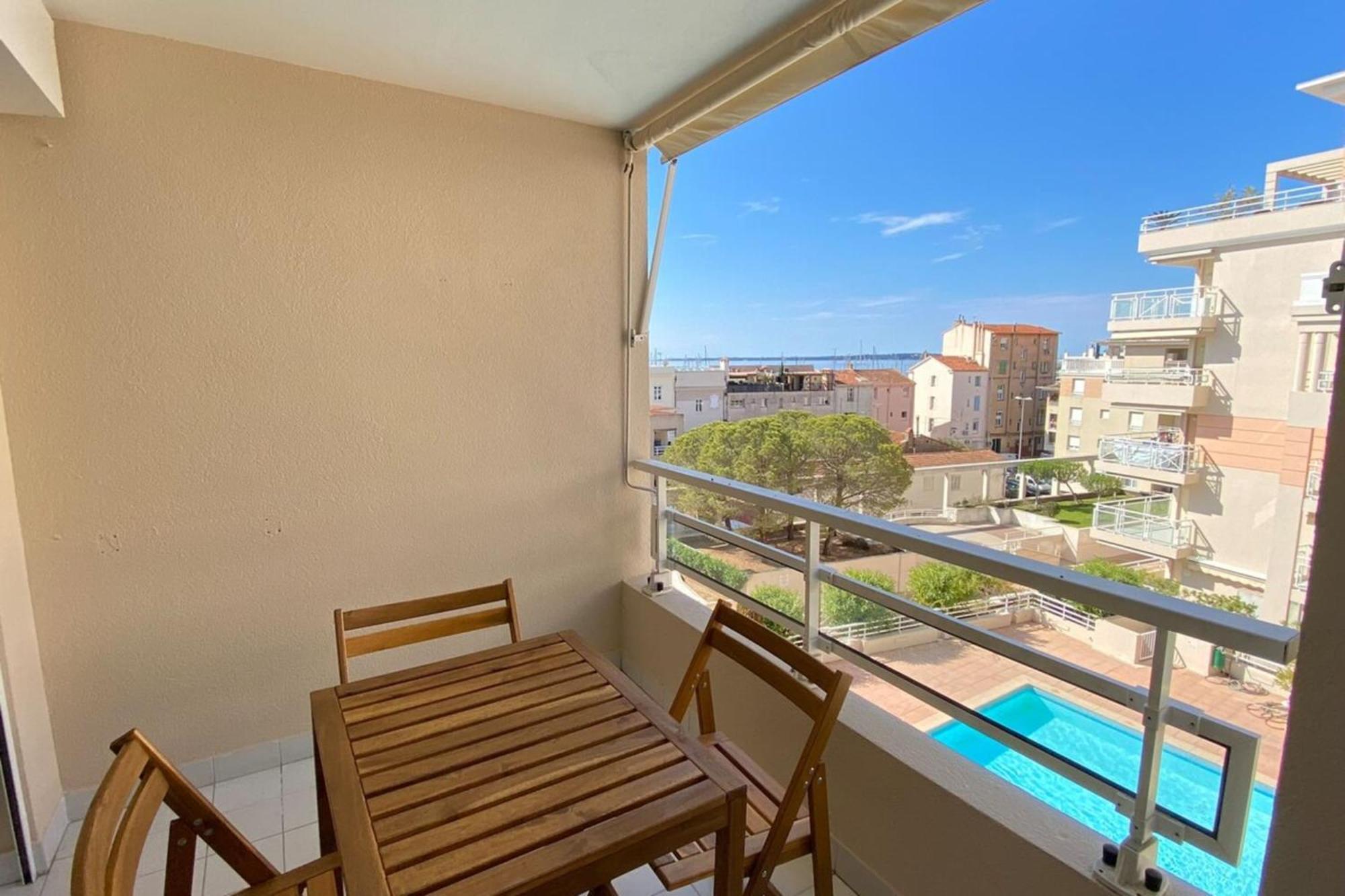 ואלאוריס 06Ai - Beautiful Renovated Studio - Sea And Pool View מראה חיצוני תמונה